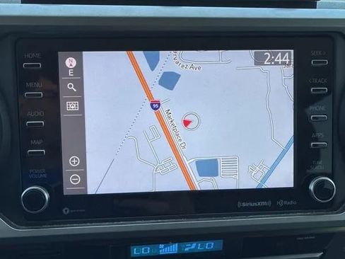 Used 2022 Toyota Tacoma SR5 AWD/4WD image 15