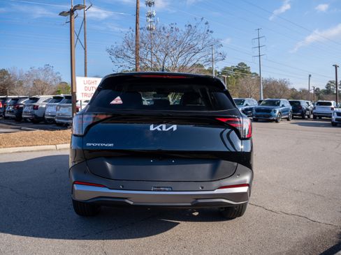 New 2026 Kia Sportage EX image 10