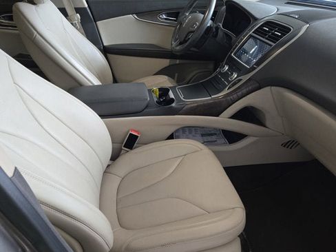 Used 2016 Lincoln MKX Reserve w/ Climate Package image 4