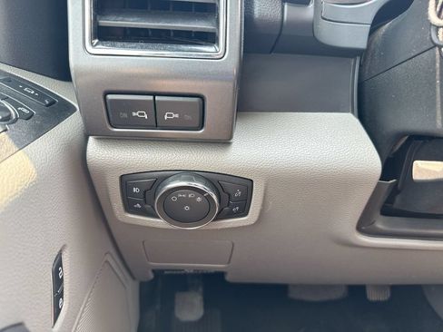 Used 2021 Ford F250 XLT w/ XLT Premium Package AWD/4WD image 19