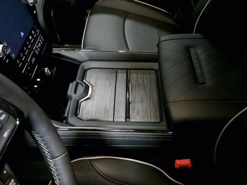 New 2025 RAM 2500 Limited AWD/4WD image 8