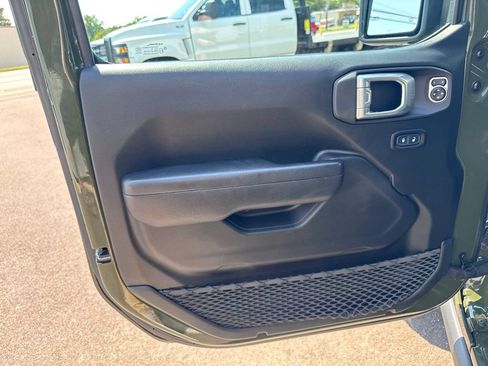Used 2023 Jeep Wrangler Unlimited w/ Convenience Group AWD/4WD image 8