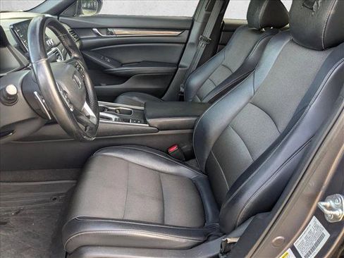 Used 2018 Honda Accord Sport image 15