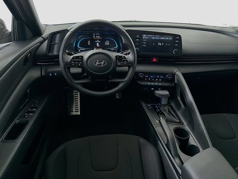Used 2025 Hyundai Elantra Sport FWD image 23