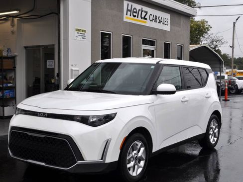 Used 2024 Kia Soul LX w/ LX Technology Package image 3