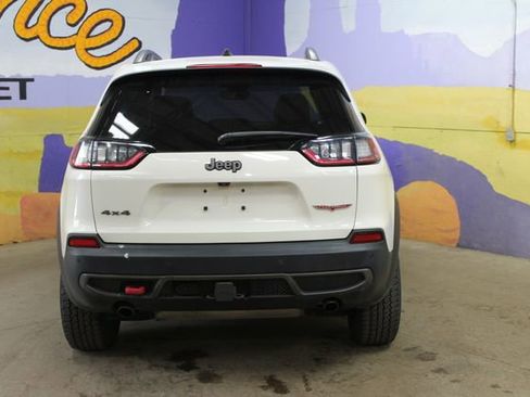 Used 2019 Jeep Cherokee Trailhawk AWD/4WD image 7