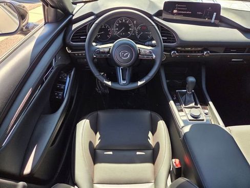 New 2026 MAZDA MAZDA3 Hatchback w/Premium Plus Pkg image 9