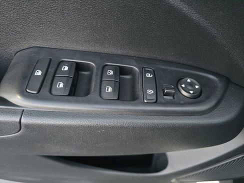 Used 2024 Hyundai Venue SEL image 26