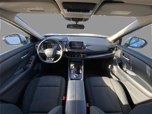 Used 2025 Nissan Rogue SV image 21