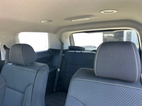 Used 2023 GMC Acadia SLE w/ Driver Convenience Package FWD image 30