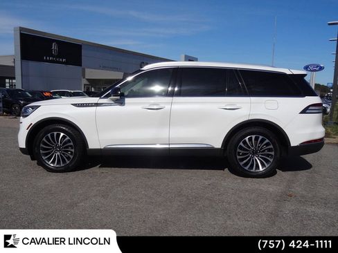 Certified 2023 Lincoln Aviator Standard w/ Premium Package image 7