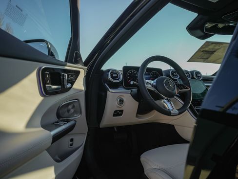 New 2026 Mercedes-Benz C 300 4MATIC Sedan image 13