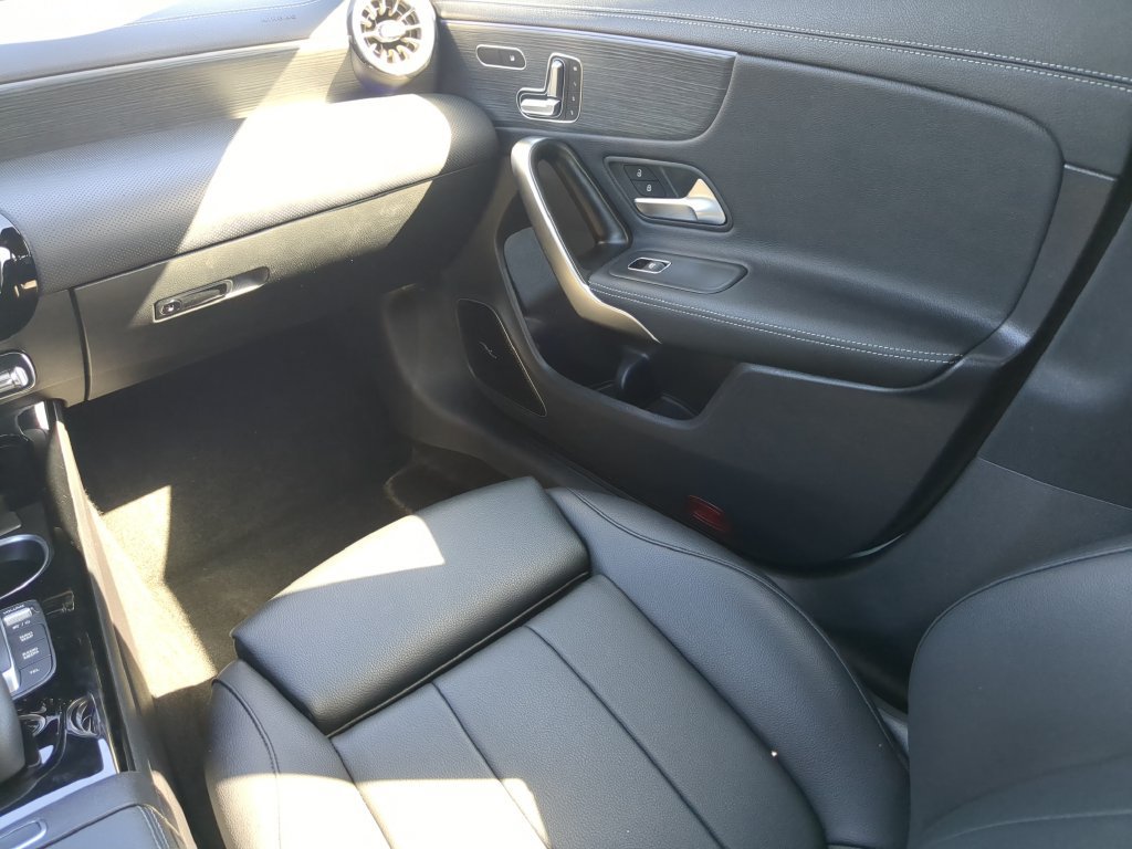 Used 2023 Mercedes-Benz CLA 250 w/ Premium Package image 16
