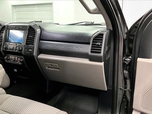 Used 2019 Ford F250 XLT w/ XLT Premium Package image 15