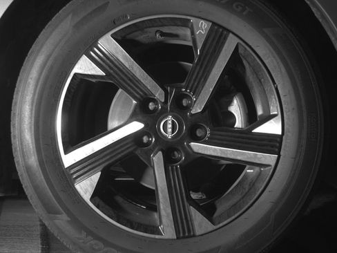 Used 2025 Nissan Sentra SV image 13