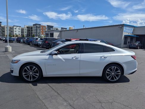 Used 2019 Chevrolet Malibu Premier w/ Sun and Wheel Package FWD image 8