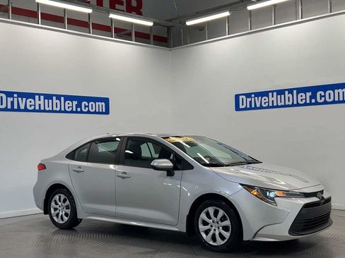 Used 2025 Toyota Corolla LE FWD image 2