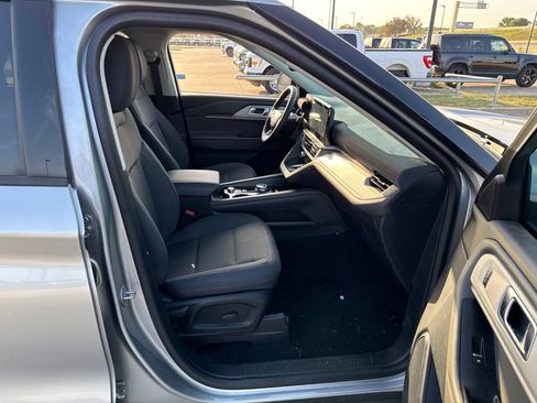 Used 2025 Ford Explorer Active RWD image 13