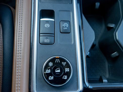 Used 2023 Nissan Pathfinder Platinum w/ Cargo Package image 22