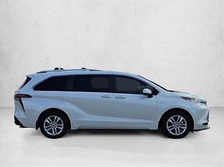Used 2023 Toyota Sienna Limited AWD/4WD video 4