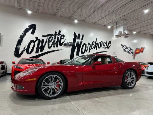Used 2005 Chevrolet Corvette Coupe w/ Preferred Equipment Group RWD image 1