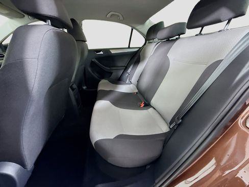 Used 2017 Volkswagen Jetta S image 23