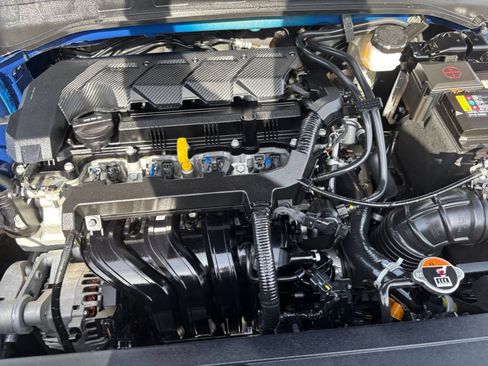 Used 2025 Hyundai Venue SEL FWD image 34