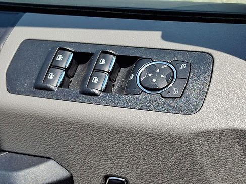 Used 2018 Ford F150 XL w/ Equipment Group 101A Mid AWD/4WD image 25