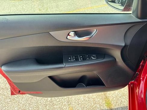 Used 2021 Kia Forte LXS FWD image 11