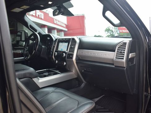 Used 2017 Ford F250 Platinum w/ Platinum Ultimate Package AWD/4WD image 14