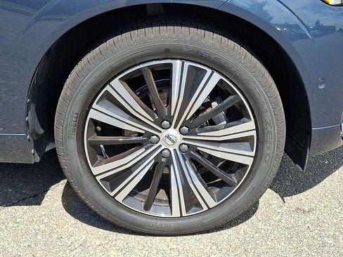 Used 2023 Volvo XC60 B5 Plus w/ Climate Package AWD/4WD image 16