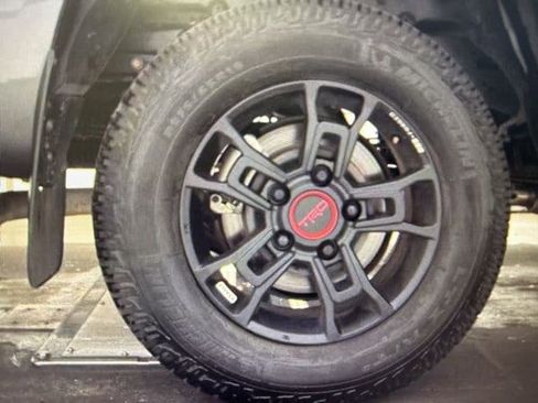 Used 2018 Toyota Tundra SR5 w/ SR5 Upgrade Package image 7