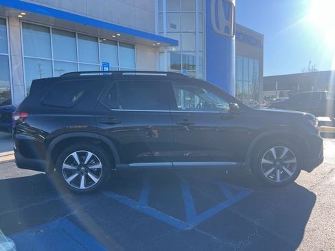 Used 2023 Honda Pilot Touring image 5