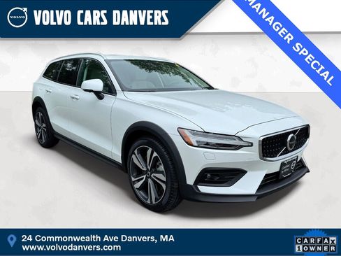 Certified 2024 Volvo V60 B5 Cross Country Plus image 1
