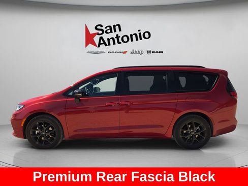 New 2026 Chrysler Pacifica Select w/ S Appearance Package image 5