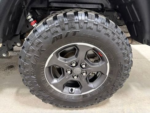 Used 2022 Jeep Gladiator Rubicon w/ Cold Weather Group AWD/4WD image 8
