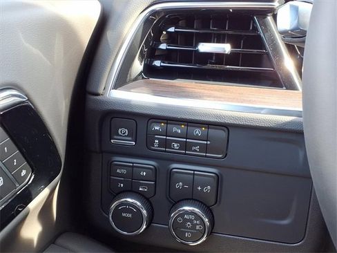 New 2026 Chevrolet Suburban LT w/ Comfort Package image 12