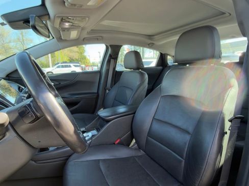 Used 2022 Chevrolet Malibu Premier FWD image 8