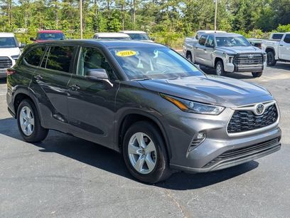 Used 2024 Toyota Highlander LE