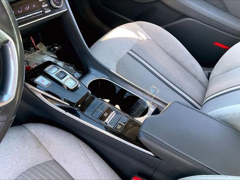 Used 2020 Hyundai Sonata SEL w/ Convenience Package image 16