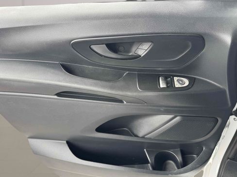 Used 2022 Mercedes-Benz Metris image 8
