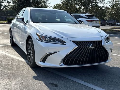 Used 2025 Lexus ES 350 w/ Premium Package FWD image 12