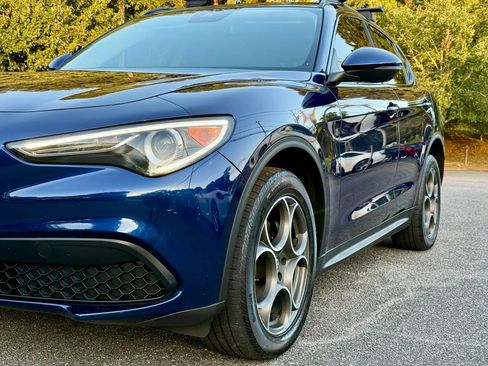 Used 2018 Alfa Romeo Stelvio Sport w/ Quick Order Package 22J Sport AWD/4WD image 16