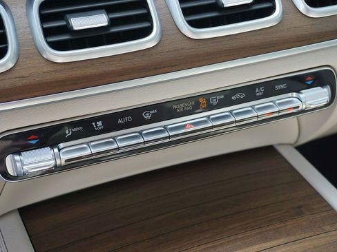 Used 2022 Mercedes-Benz GLS 450 4MATIC image 34