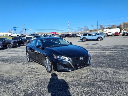 Used 2023 Nissan Altima 2.5 SL image 2
