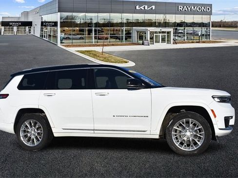 Used 2021 Jeep Grand Cherokee L Summit w/ Luxury Tech Group V image 2