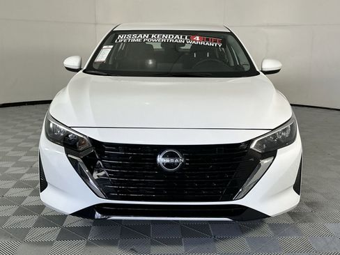 Certified 2025 Nissan Sentra SV FWD image 3