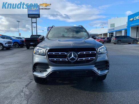 Used 2022 Mercedes-Benz GLS 450 4MATIC image 2