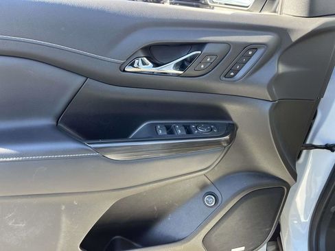 Used 2023 GMC Acadia SLT w/ Preferred Package image 25