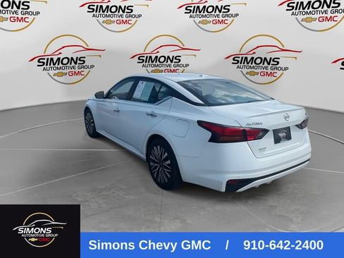 Used 2024 Nissan Altima 2.5 SV FWD image 7